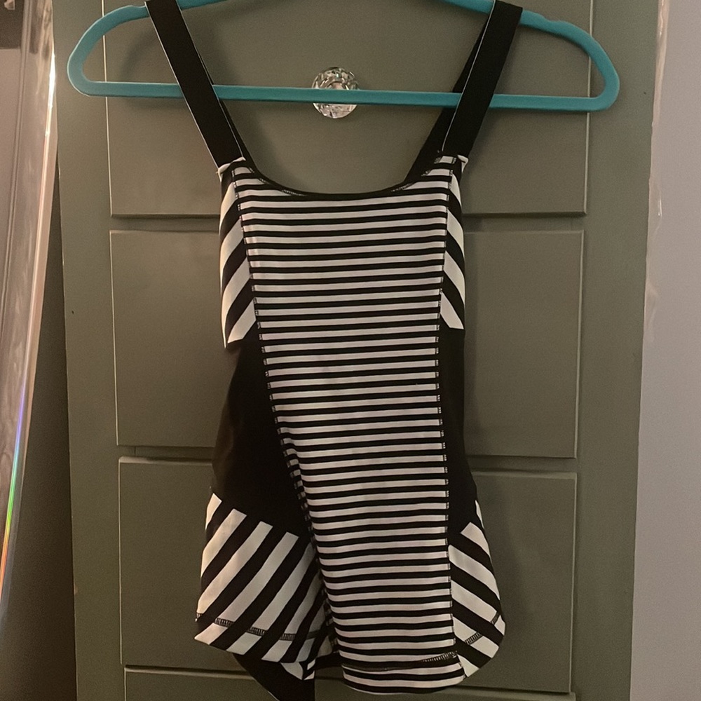 Lululemon tank top size 4